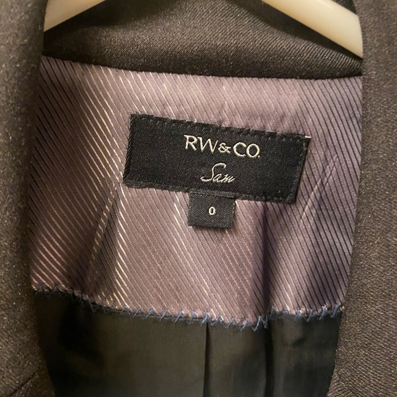 RW&CO. Limitless Fitted Blazer - Picture 2 of 9